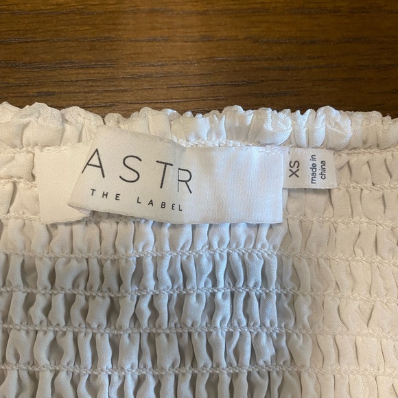 NWT Astr Sonnet Puff Sleeve Midi Dress - Picture 7 of 8